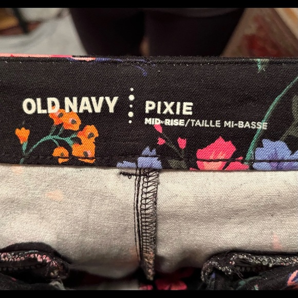 Old Navy Pixie Mid-Rise Multicoloured Floral Pants - Picture 2 of 2